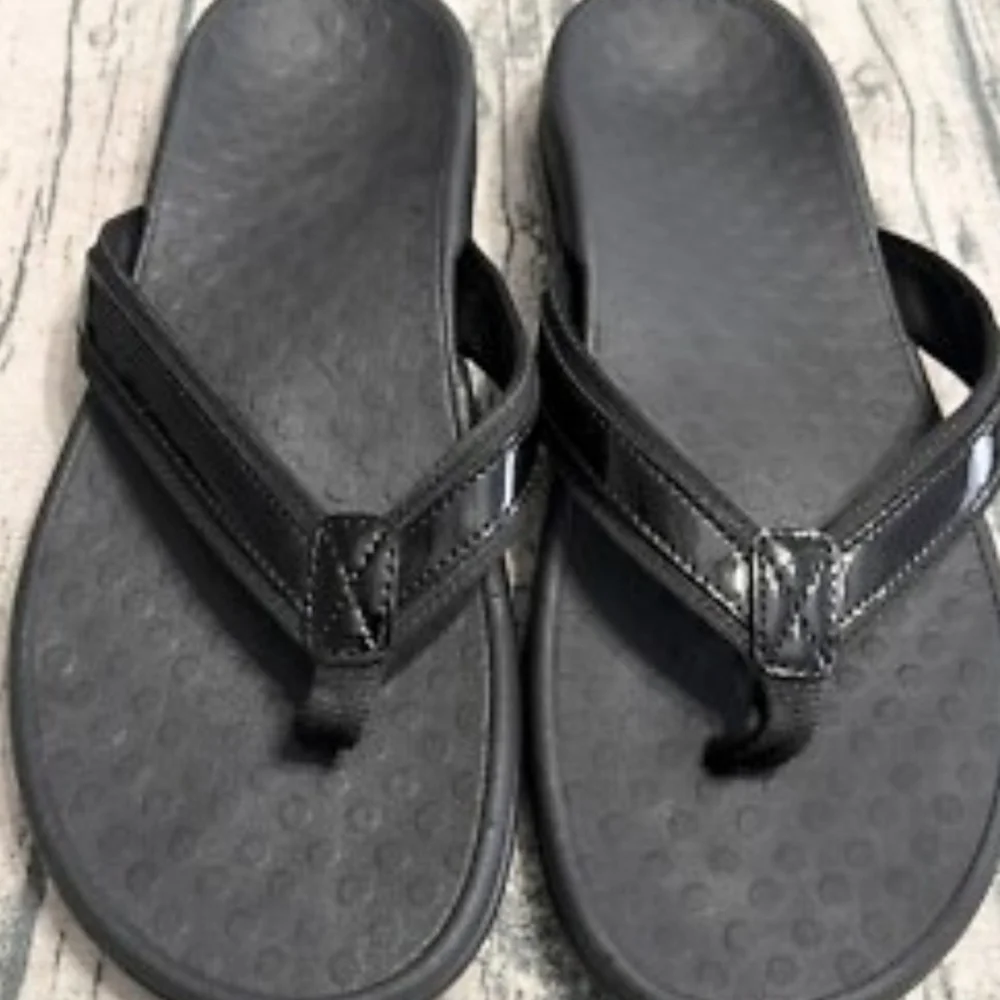 Vionic Black Sandals #300 - Picture 1 of 4